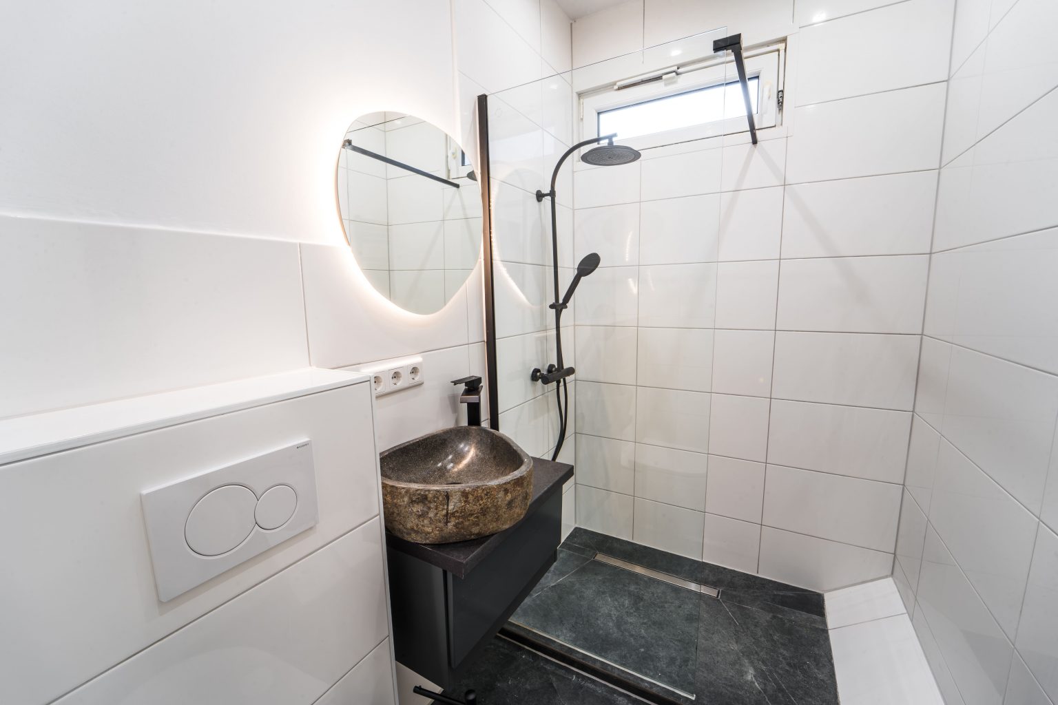 Badezimmer-Oase Ein Wow-Erlebnis in Sachen Stil und Komfort