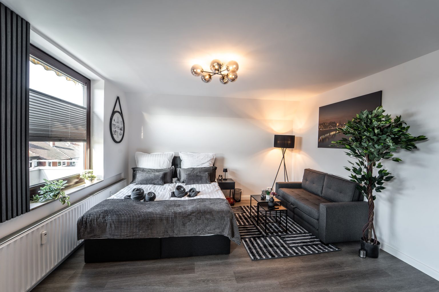 Geräumiges Wohnzimmer